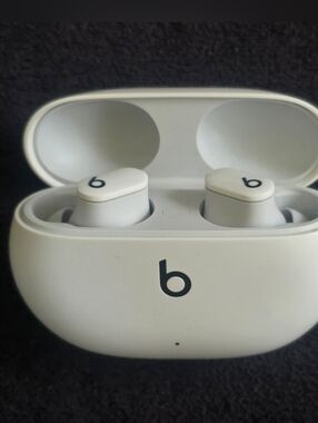 Beats Studio Buds - True Wireless Noise Cancelling Earbuds